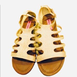 NWOT 💯% Authentic Betsey Johnson sandals.